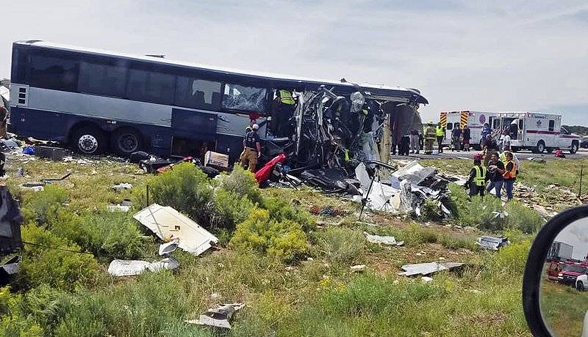 انفجرت إطارات الشاحنة فاصطدمت بحافلة ركّاب: مقتل 7 في نيو مكسيكو