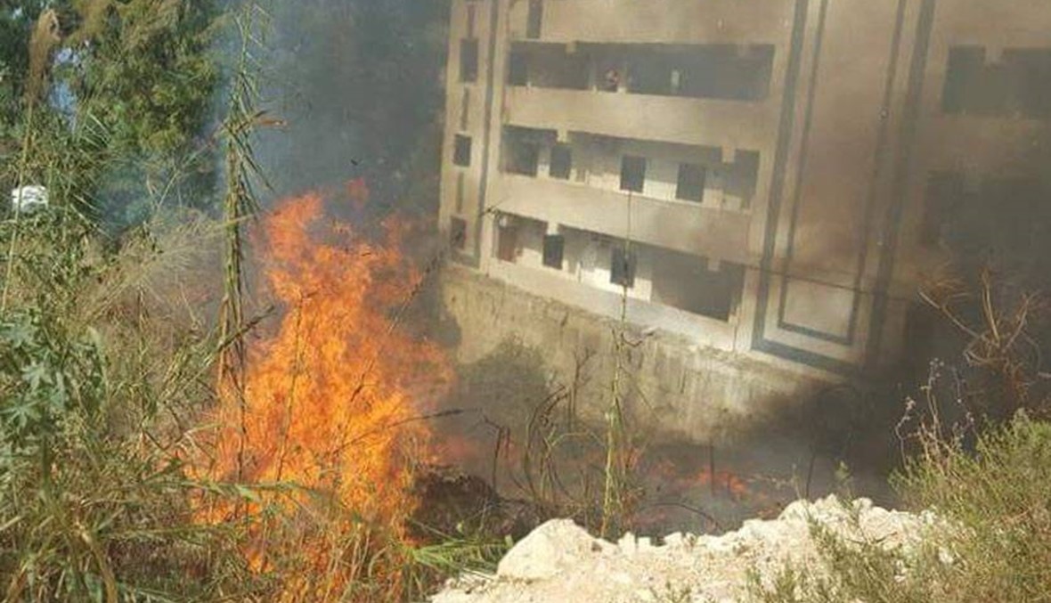 طوافتان للجيش تعمل على محاصرة حريق كبير اندلع في أحراج ساحل علما