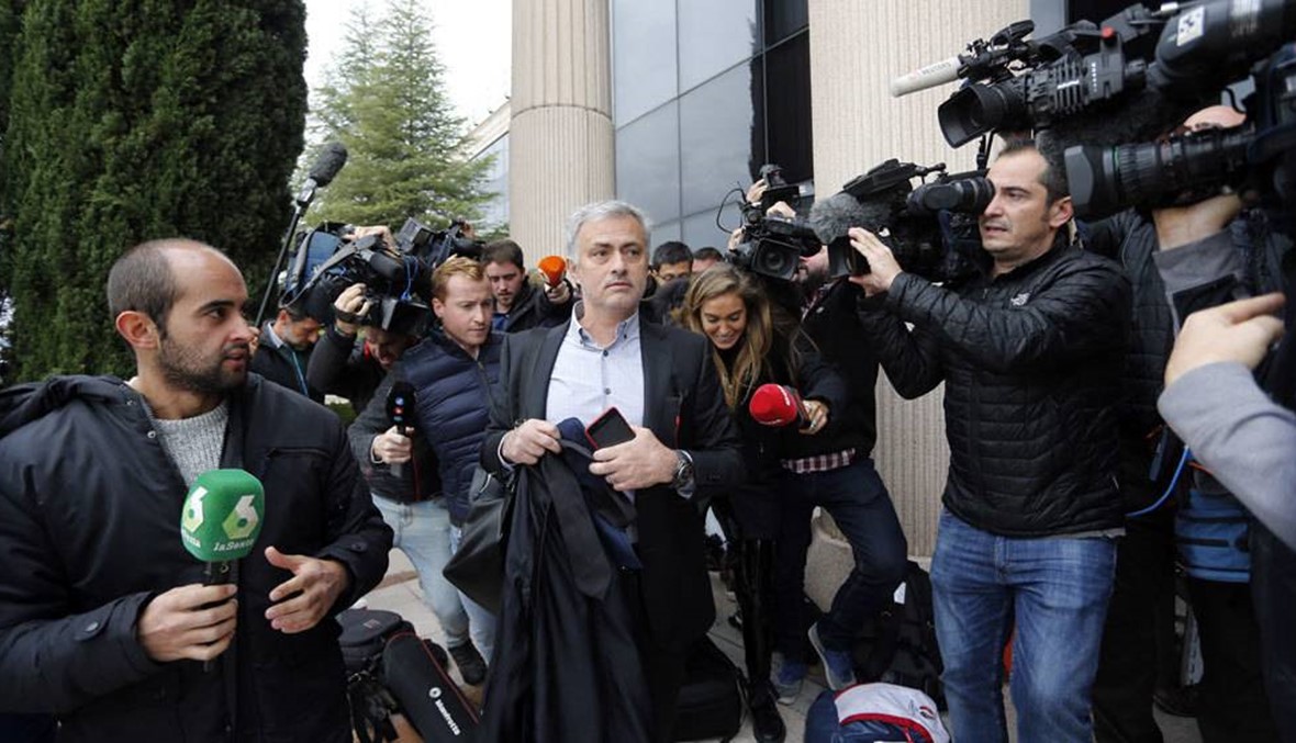 مورينيو يتمثل برونالدو تجنباً للسجن