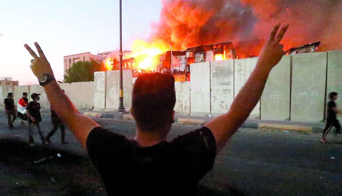 إحراق مكاتب الأحزاب في البصرة والصدر يُعلن "نفاد صبره"