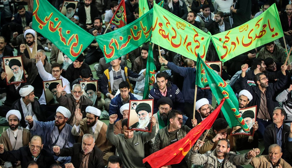 التنازل للتظاهرات يضع النظام الإسلامي الإيراني في خطر!