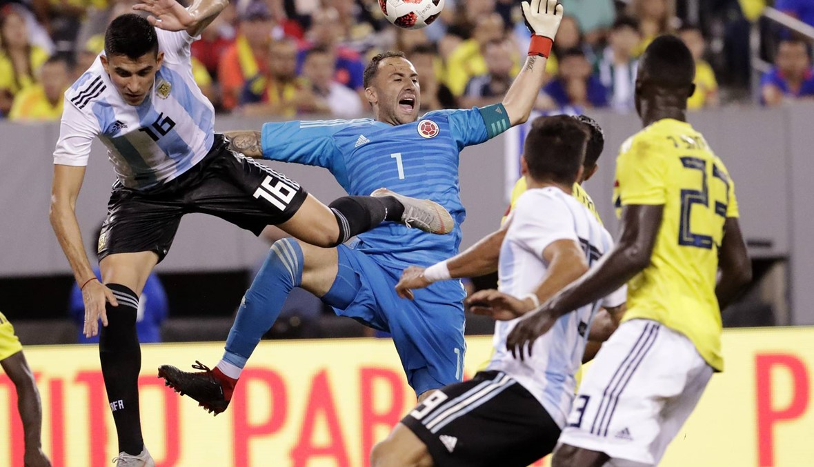 مدرب الأرجنتين سعيد بأداء لاعبيه بعد التعادل مع كولومبيا