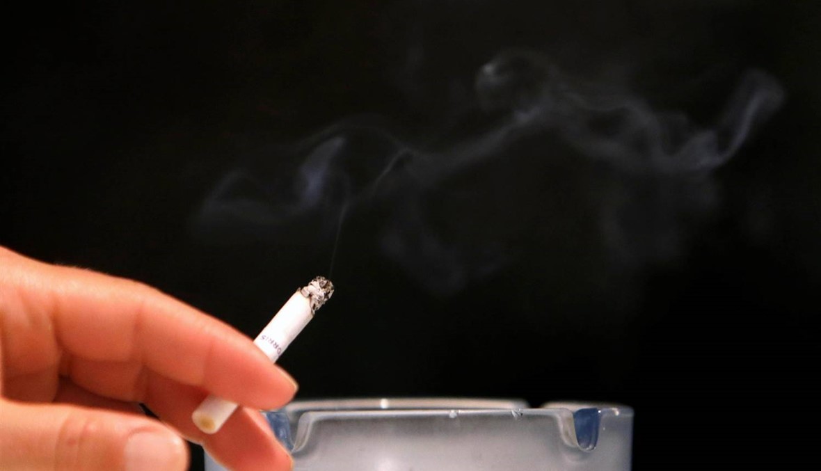عنصر كيميائي في دخان السجائر  قد يضر بالإبصار!