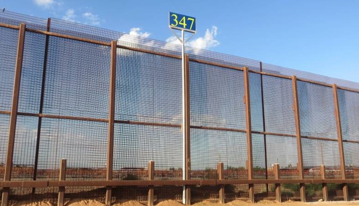 بدء تشييد جزء من جدار ترامب على الحدود مع المكسيك