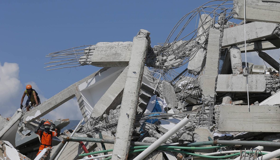 اندونيسيا تطالب بمساعدة دولية بعد الزلزال والتسونامي