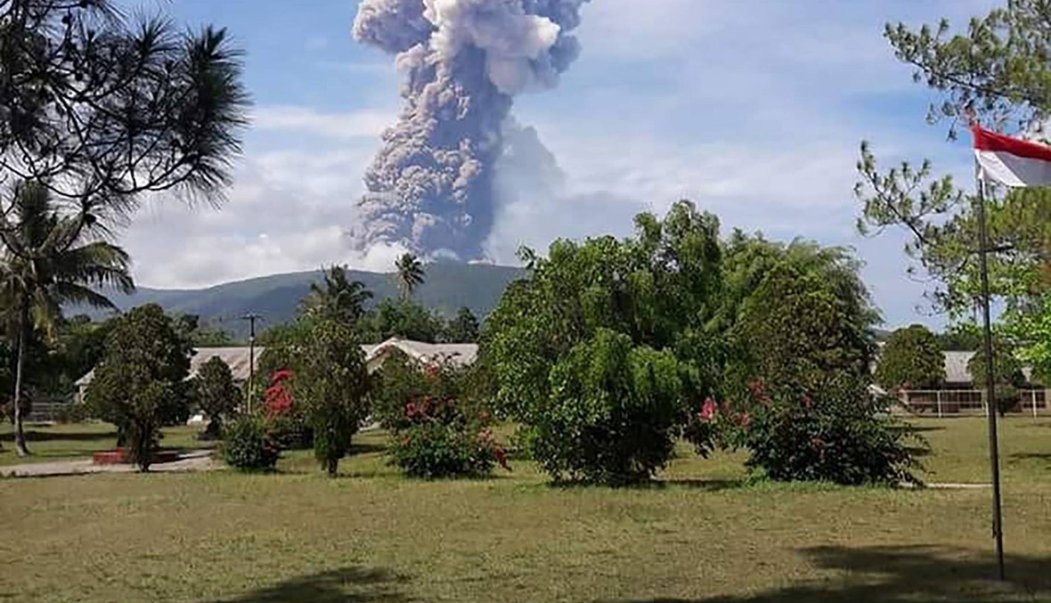 ثوران بركان سوبوتان في إندونيسيا... "سحابة من الرماد على ارتفاع 4 آلاف متر"