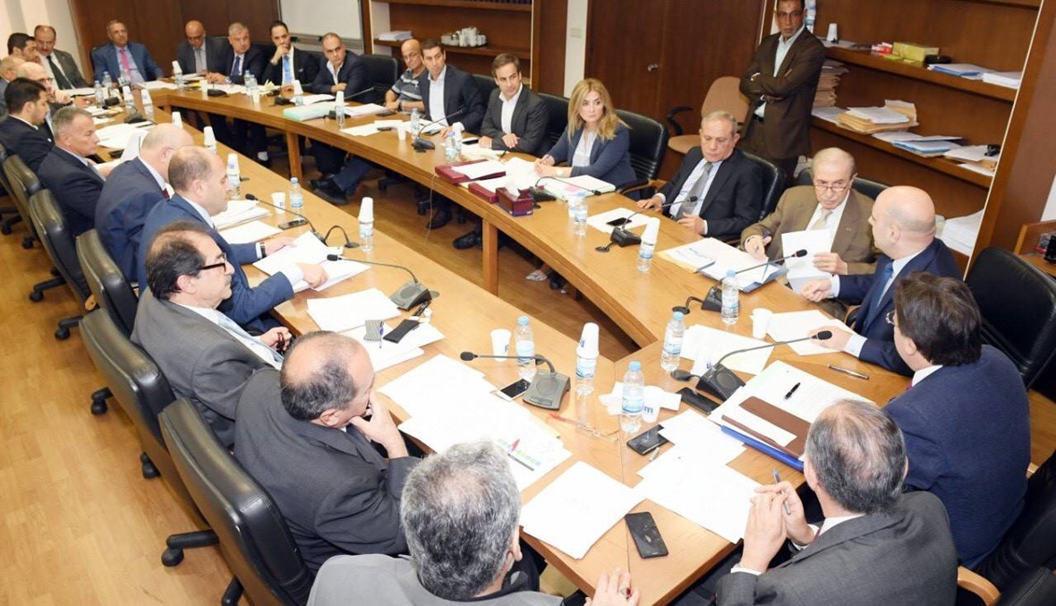 لجنة المال تؤكد مبدأ البطاقة الصحية لـ4 مليون لبناني