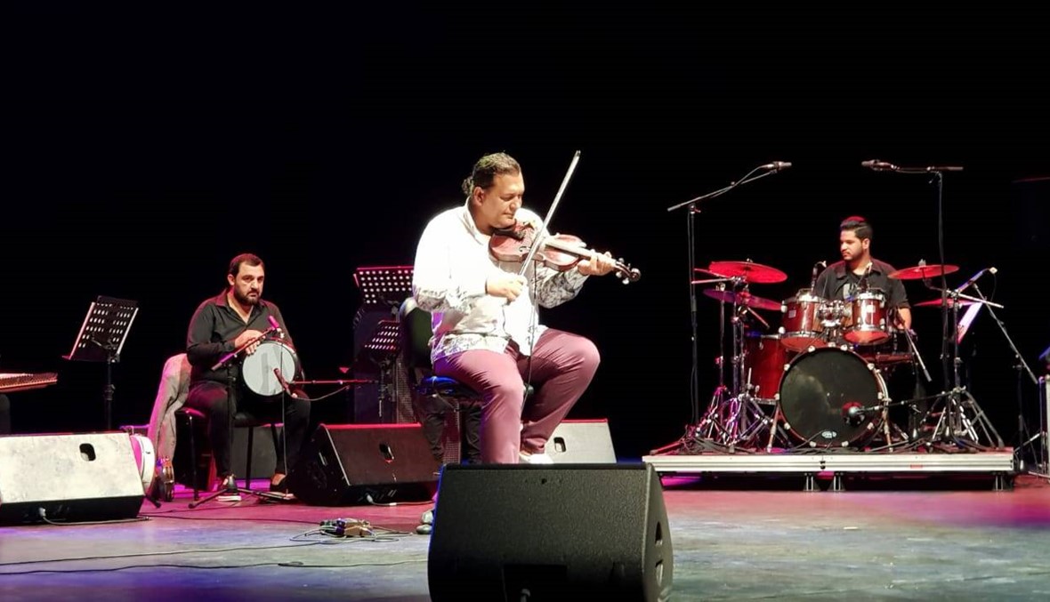 عازف تركي يراقص الروح... وأمنية سيحققها صابر الرباعي (صور وفيديو)