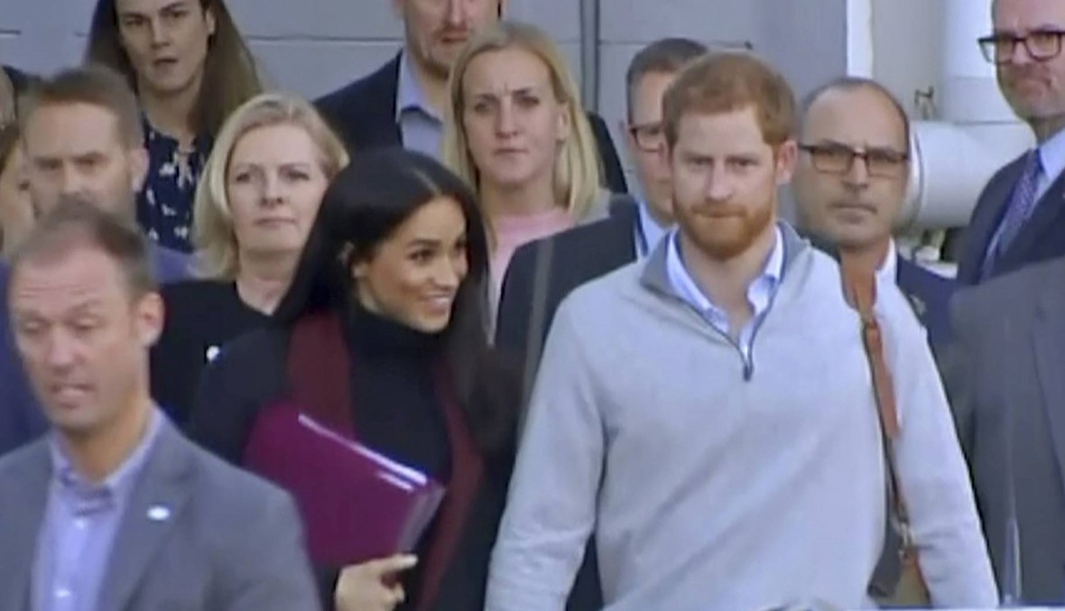 Expecting a child, Prince Harry and Meghan arrive in Sydney