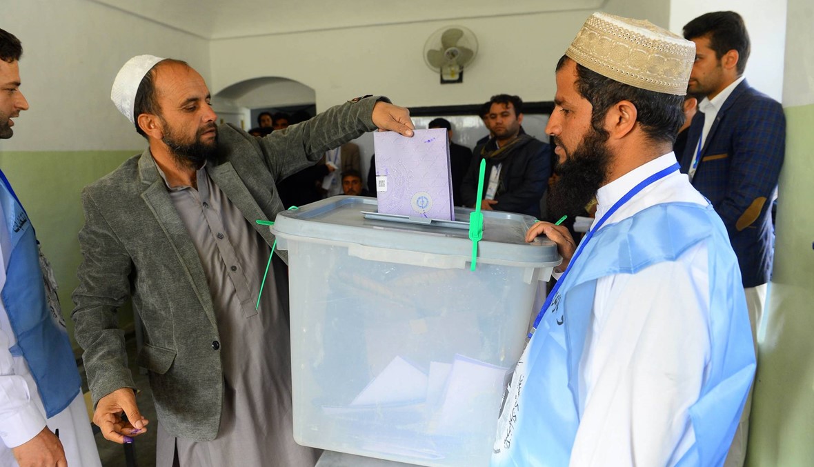 بدء التصويت في الانتخابات الأفغانية على وقع انفجارات تهز مراكز الاقتراع