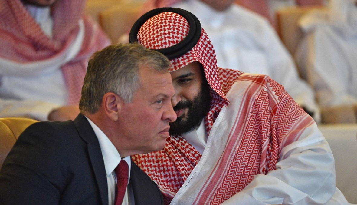 ولي العهد السعودي يحضر جلسة في المنتدى الاقتصادي في الرياض