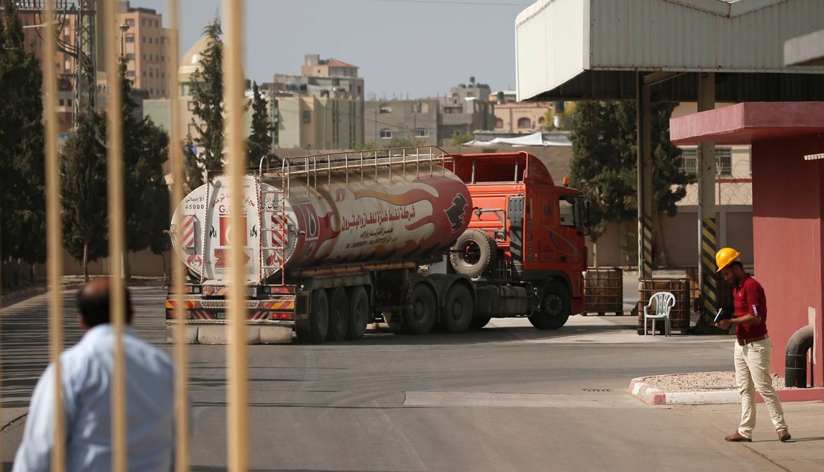 استئناف إدخال الوقود الممول من قطر إلى قطاع غزة