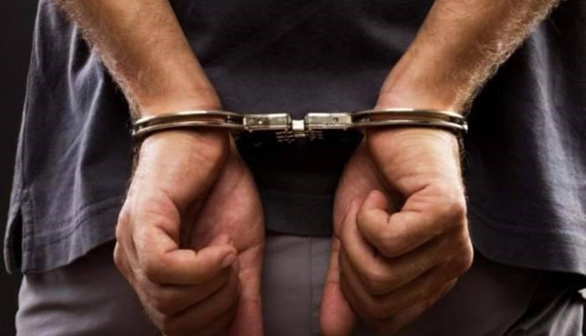 توقيف شخصين بتهمة نقل مخدرات في غزير