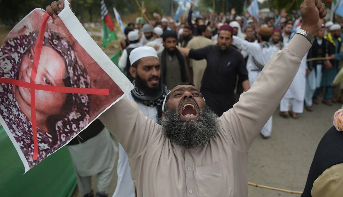 قطع طرق وإغلاق محال في باكستان: الإسلاميّون يتظاهرون ضد تبرئة آسيا بيبي المسيحيّة