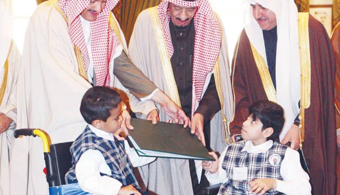 صور وفيديوهات تظهر زعماء السعودية بمواقف رائعة... دروس في التواضع!