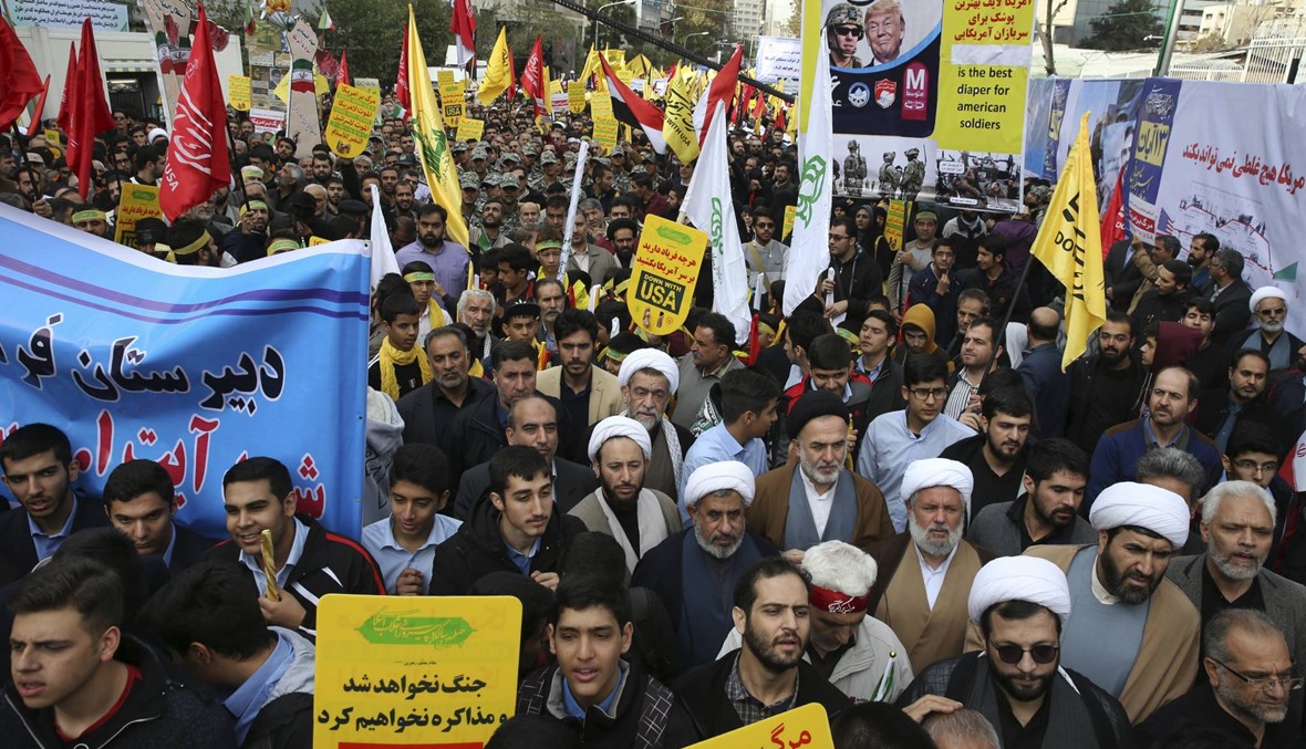 إيران تقابل العقوبات الأميركية بتظاهرات ومناورات