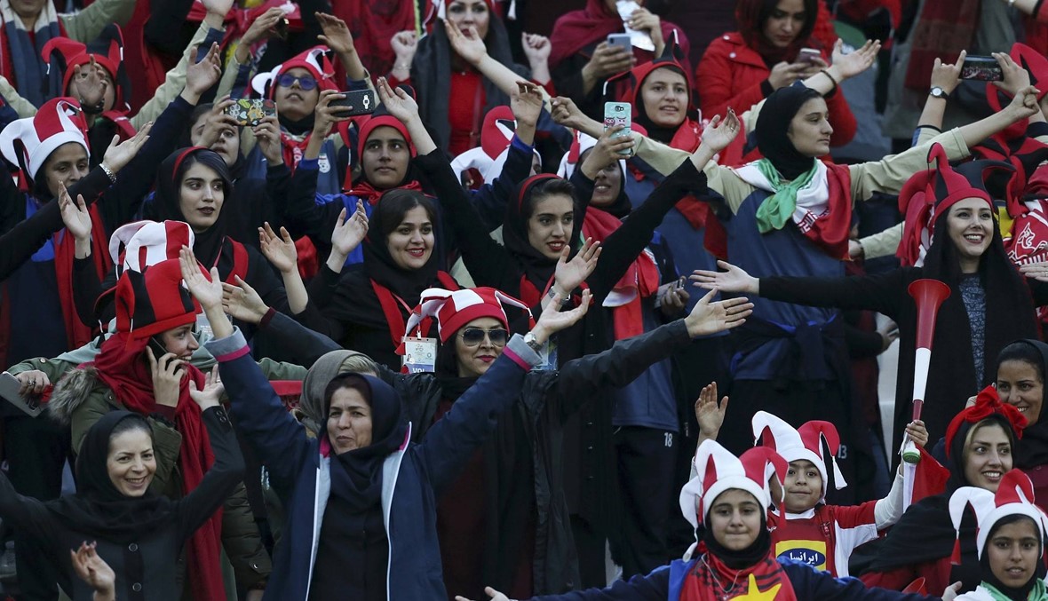 حضور ألف امرأة مباراة كرة قدم في إيران