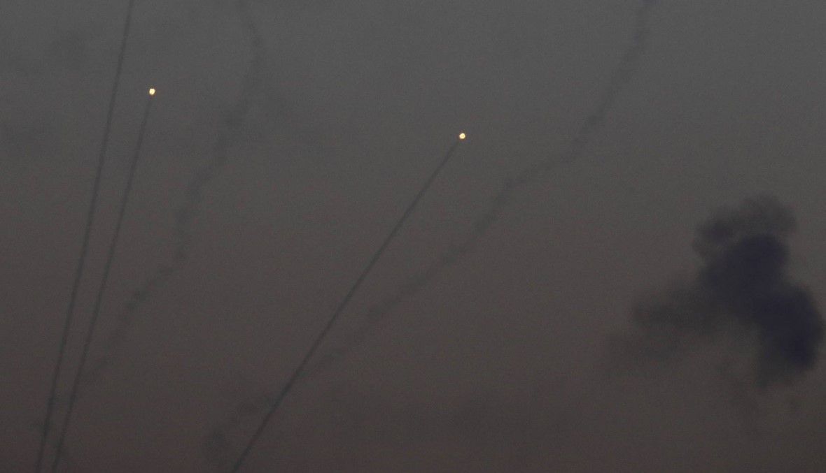 "حماس" تتبنّى إطلاق صواريخ من غزة على إسرائيل