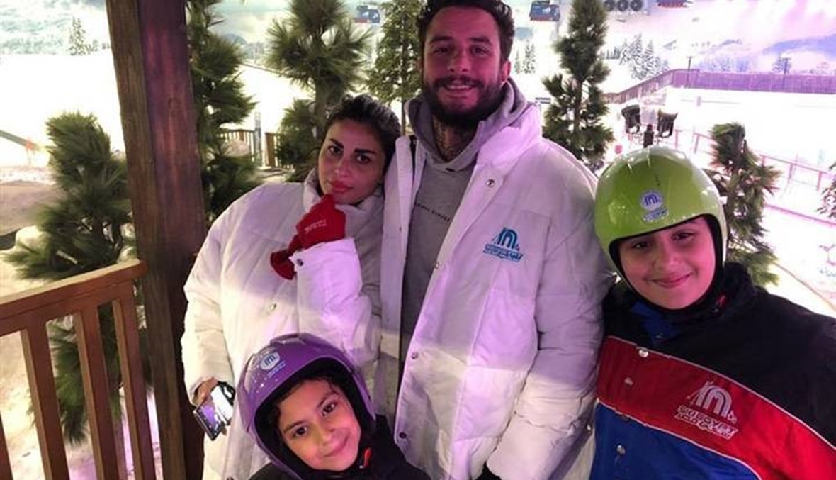 أحمد الفيشاوي يفجّر مفاجأة حول طفلين ظهرا مع زوجته (صورة)