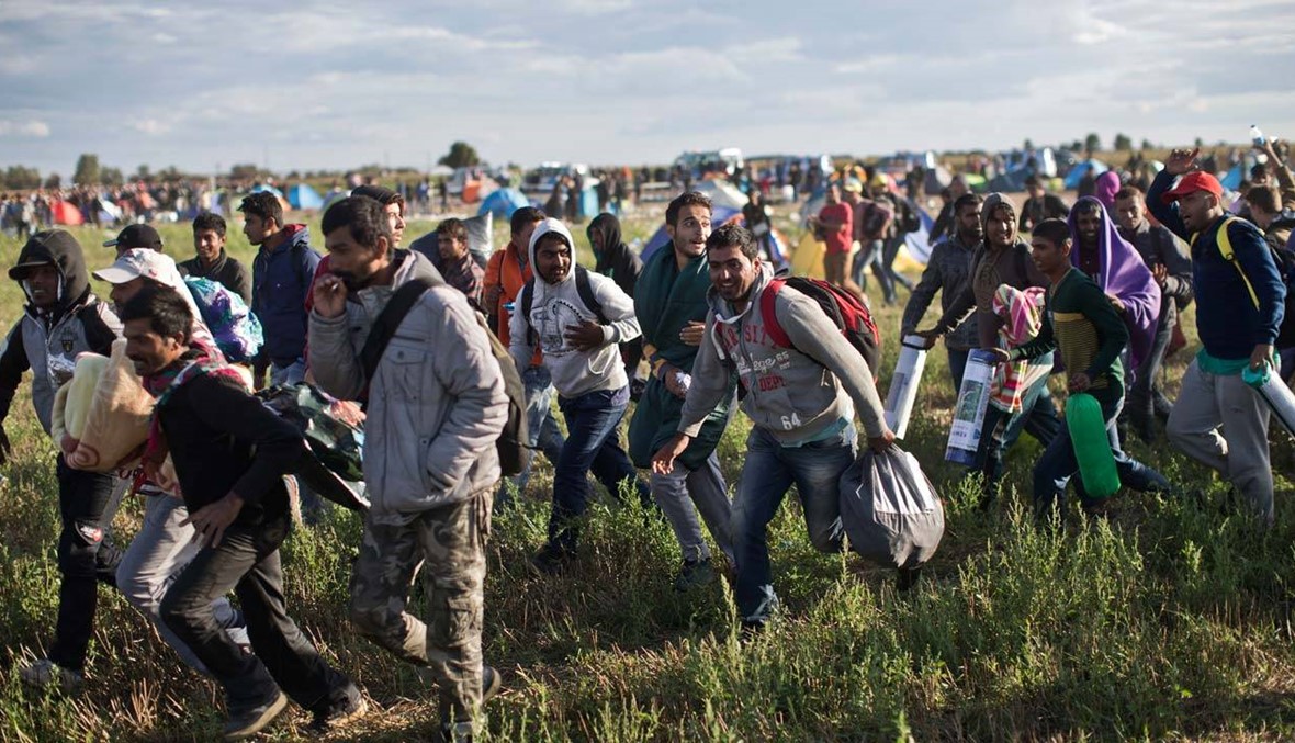 إسبانيا تعلن إنقاذ نحو 800 مهاجر في يوم واحد