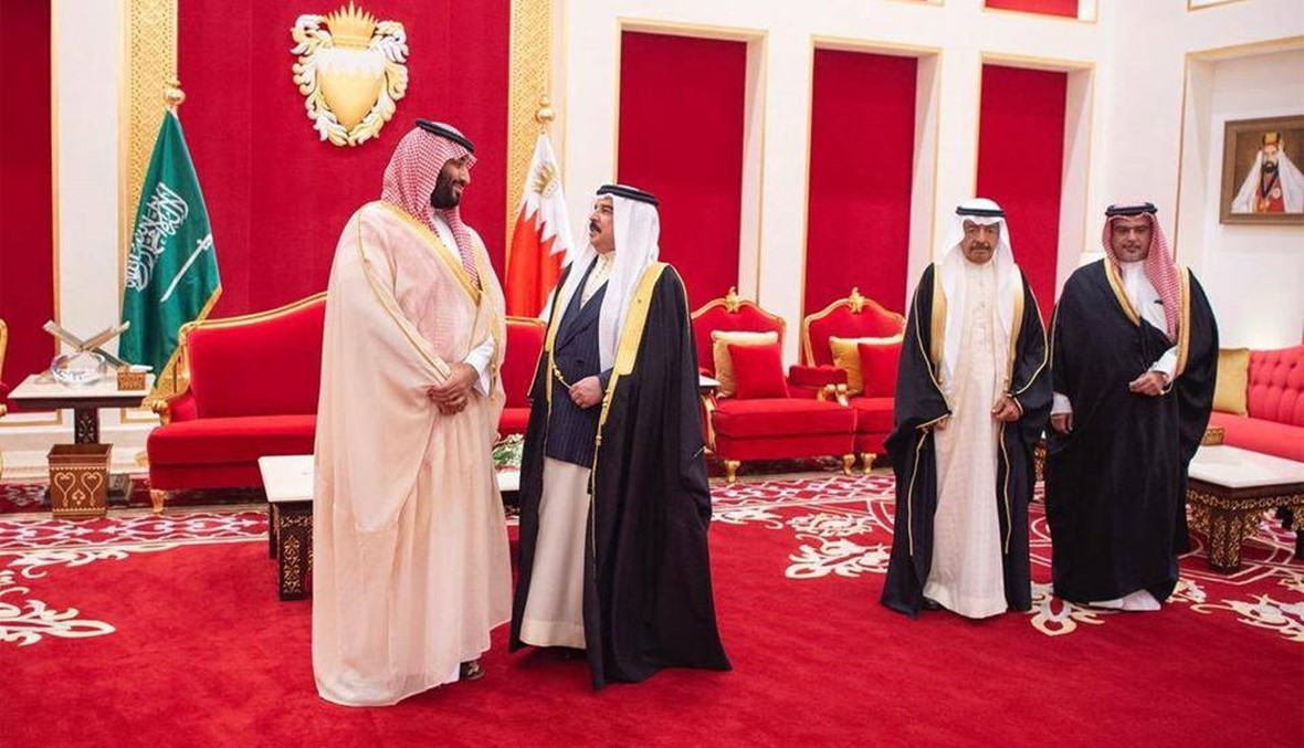 ولي عهد السعودية يصل إلى البحرين في ثاني محطة له بجولته العربية