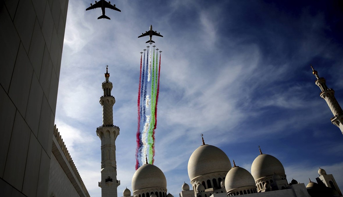 مهرجانات وألعاب ناريّة وتحليق مقاتلات... الإمارات تحتفل بعيدها الوطني الـ47