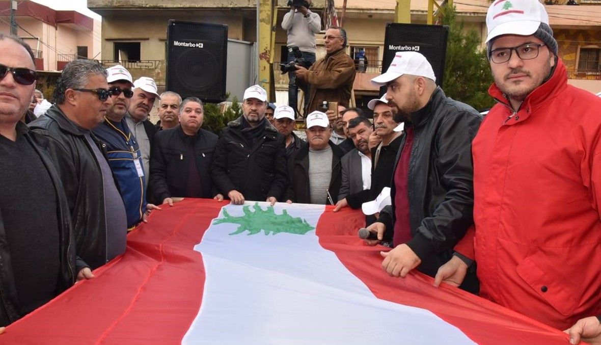 أطول علم لبناني في تكريت العكارية... طوله 167.5 متراً