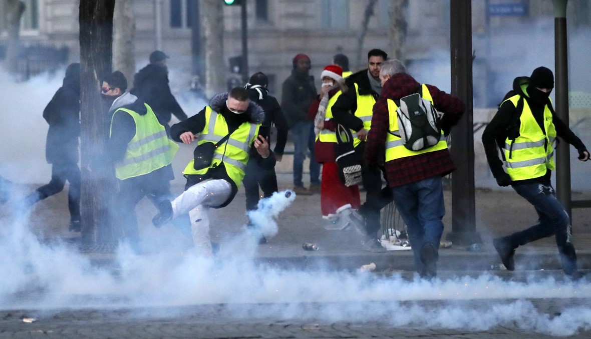 إيران تدعو رعاياها في فرنسا لتوخّي الحذر أثناء التظاهرات