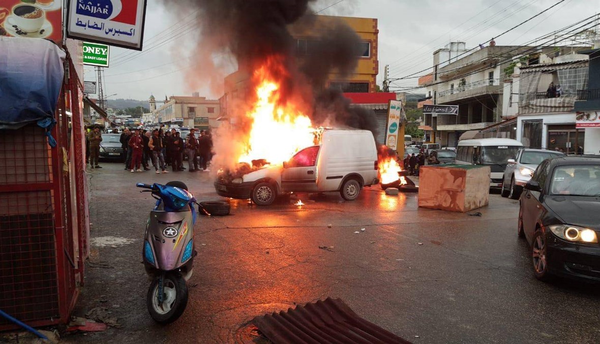 احتجاجات وقطع طرقات من المعتدين على قناة ري القاسمية (صور وفيديو)