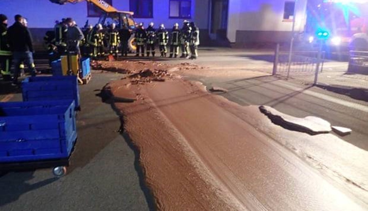 طن من الشوكولاتة يغطي طريقاً في ألمانيا