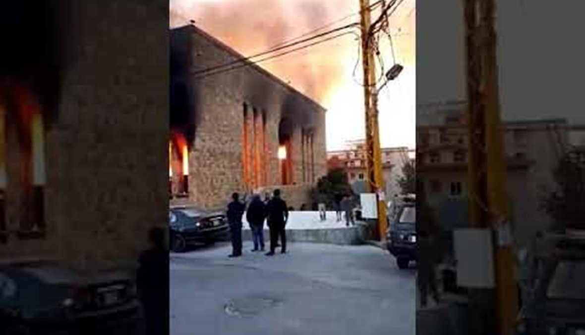 حريق في الكنيسة... بلدية بعبدات: ليس مفتعلاً