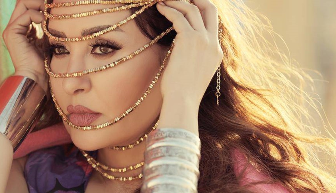 للمرة الأولى... لطيفة بالحجاب (صورة)
