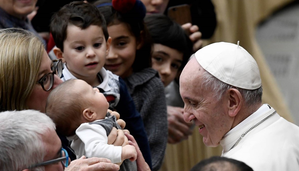 البابا فرنسيس يتعهّد مواجهة "فظائع" الجرائم الجنسيّة في الكنيسة