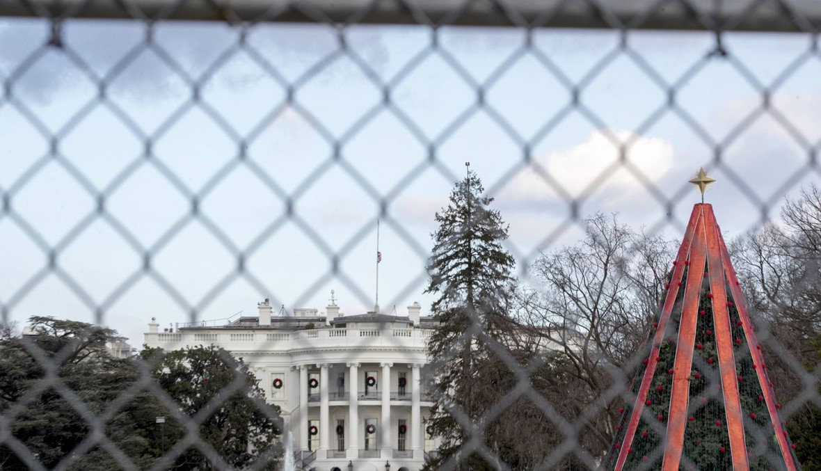 توقيف رجل أمام البيت الأبيض بتهمة "خدش الحياء"