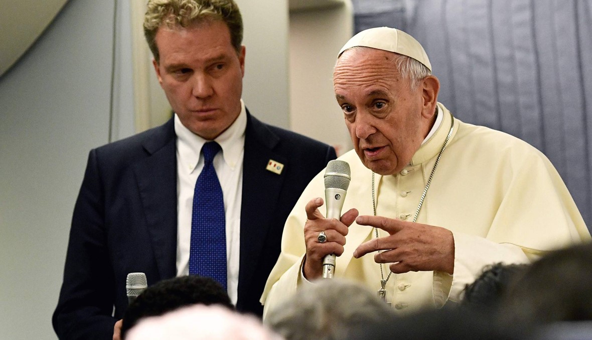 البابا فرنسيس وافق... استقالة المتحدّث باسم الفاتيكان ومعاونته