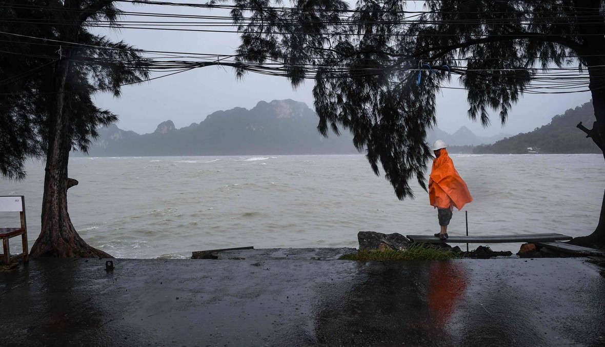 مئات السياح عالقون في خليج تايلاند بسبب عاصفة "بابوك" الاستوائية