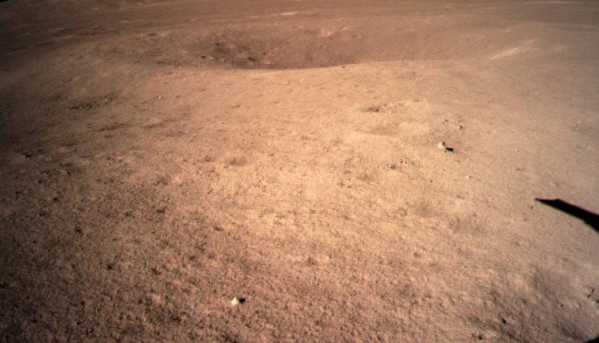 بالفيديو والصور: هكذا هبط المسبار الصيني على سطح القمر