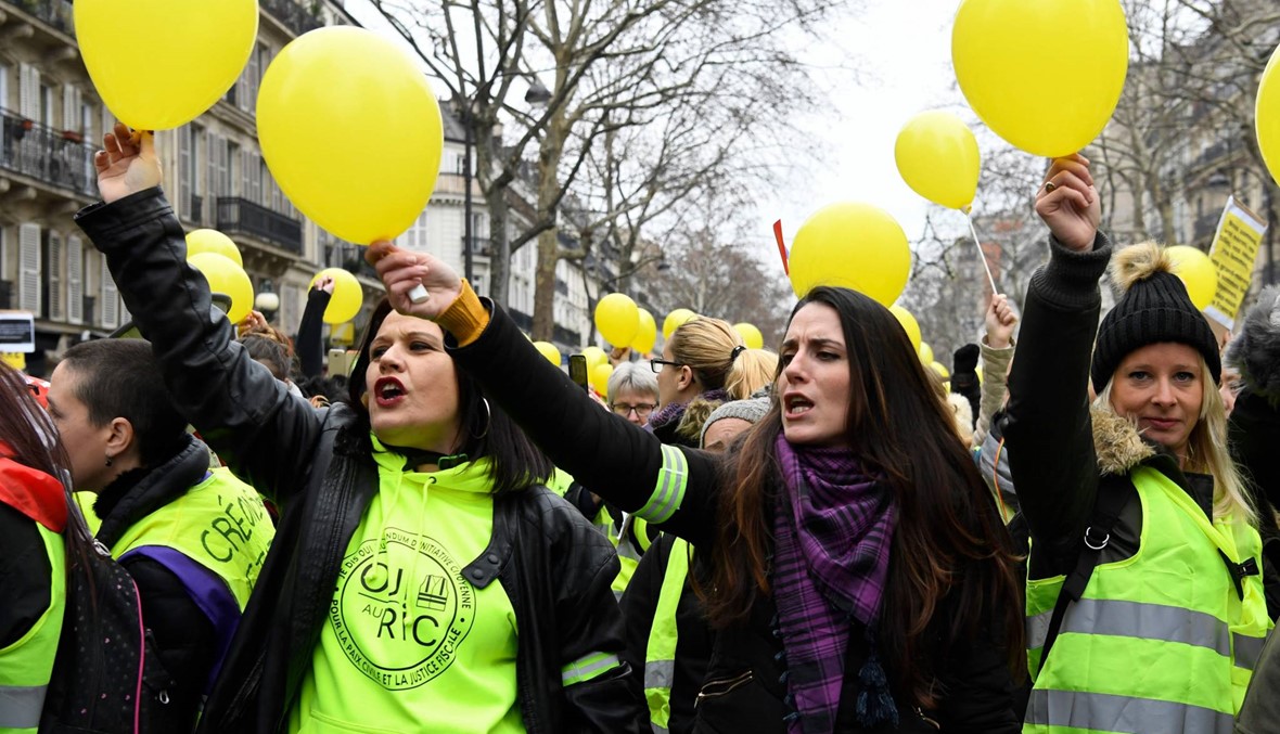 "السترات الصفراء" على موقفهم والحكومة الفرنسية قد تتشدد في إجراءاتها