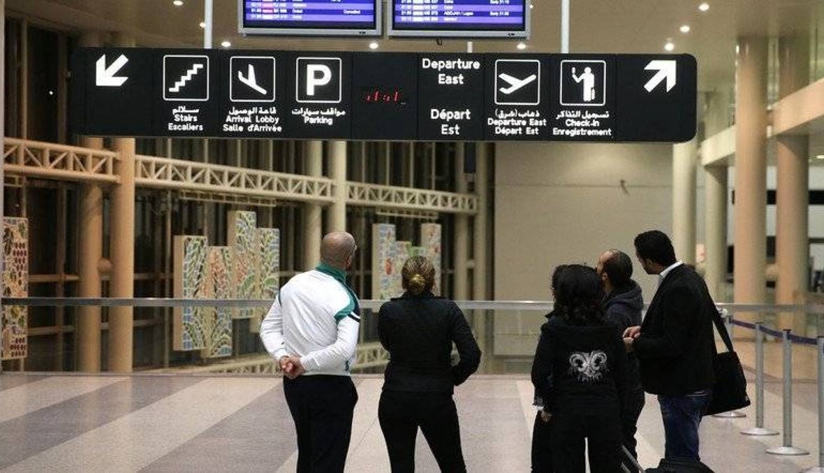 فصيلة التفتيشات في سرية مطار بيروت توقف سورية... وهذا ما ضبط بحوزتها