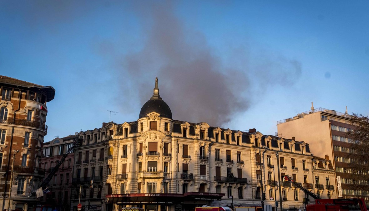 حريق عنيف في مدينة تولوز الفرنسية... "مبنى من أربعة طوابق انهار جزئياً" (صور)