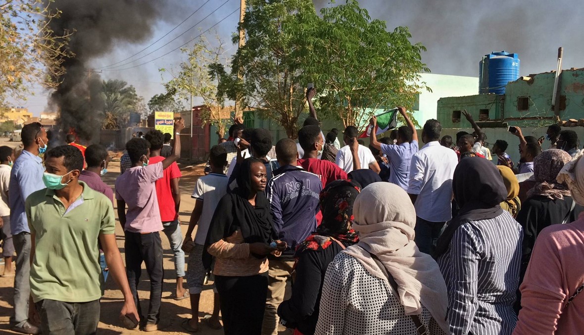 أولى التظاهرات في الإقليم... البشير يزور دارفور