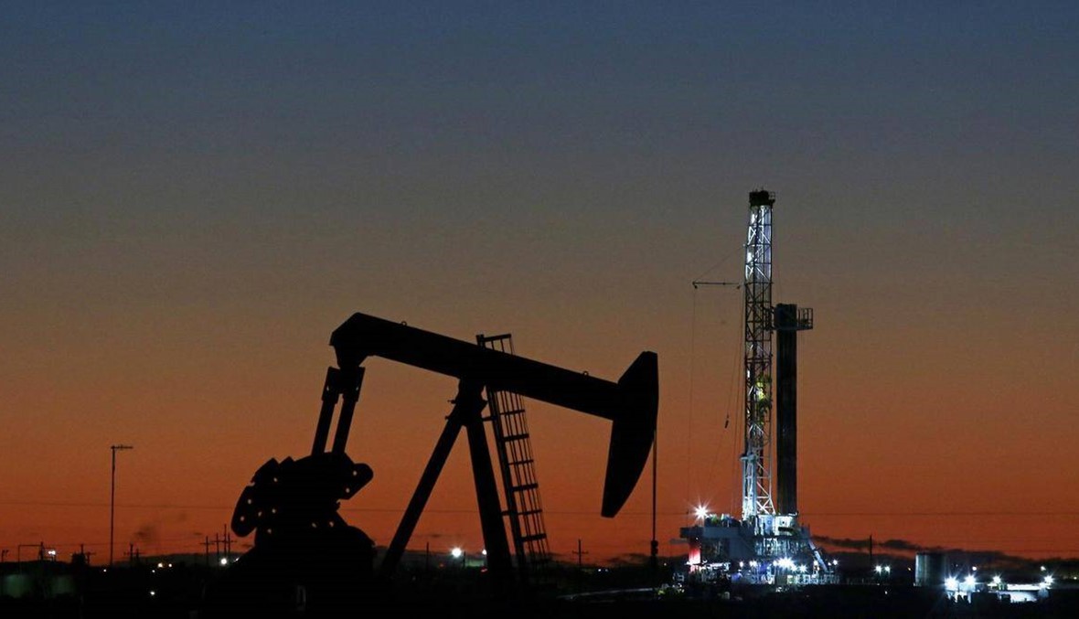 النفط يرتفع 1 في المئة بفعل تخفيضات أوبيك