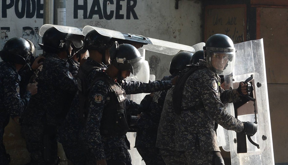 اعتقال 27 عسكريا فنزويليا تمرّدوا على مادورو