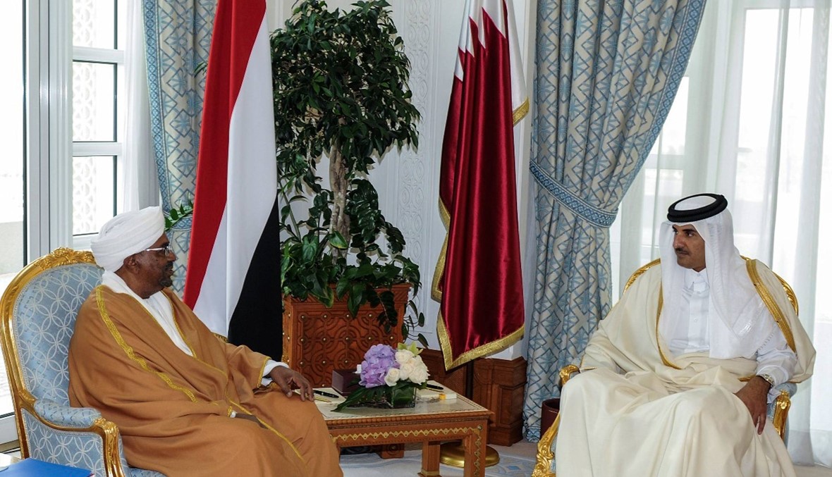 أمير قطر يؤكد دعمه "وحدة السودان واستقراره" خلال لقائه البشير