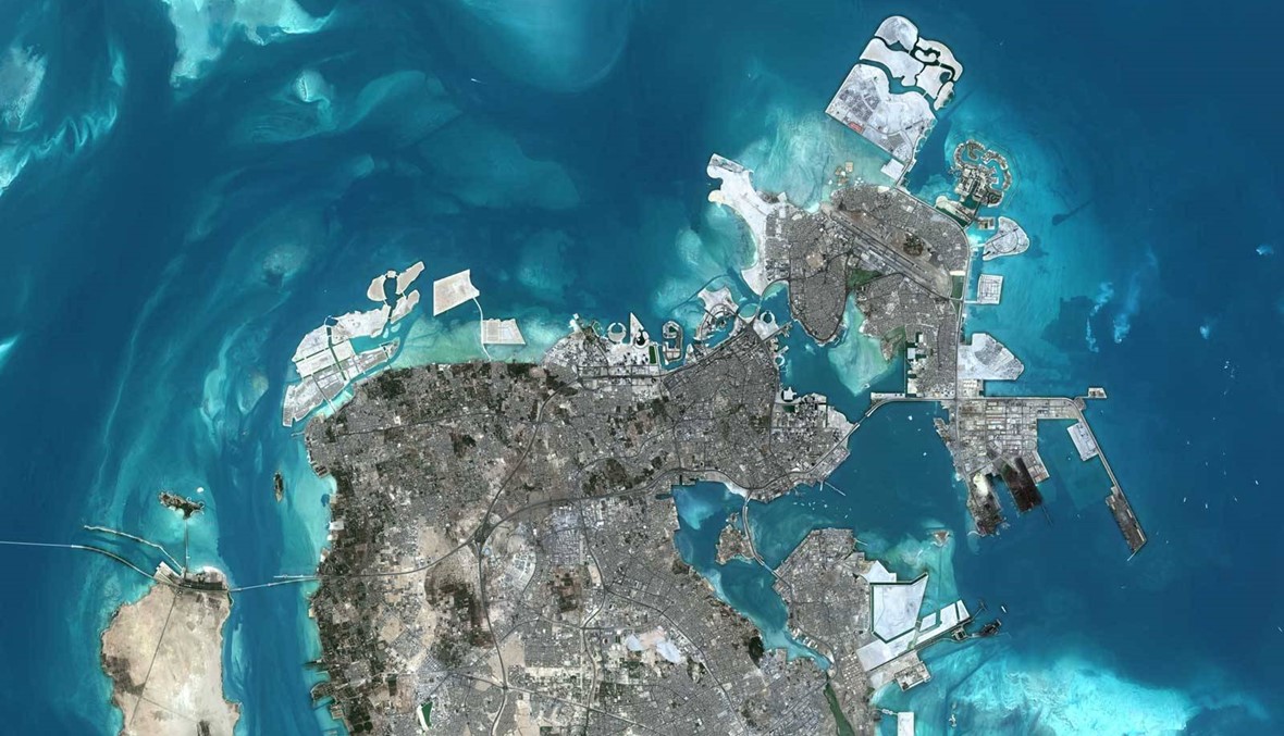 البحرين تُغرق طائرة بالبحر استعداداً لأكبر منتزه تحت الماء!