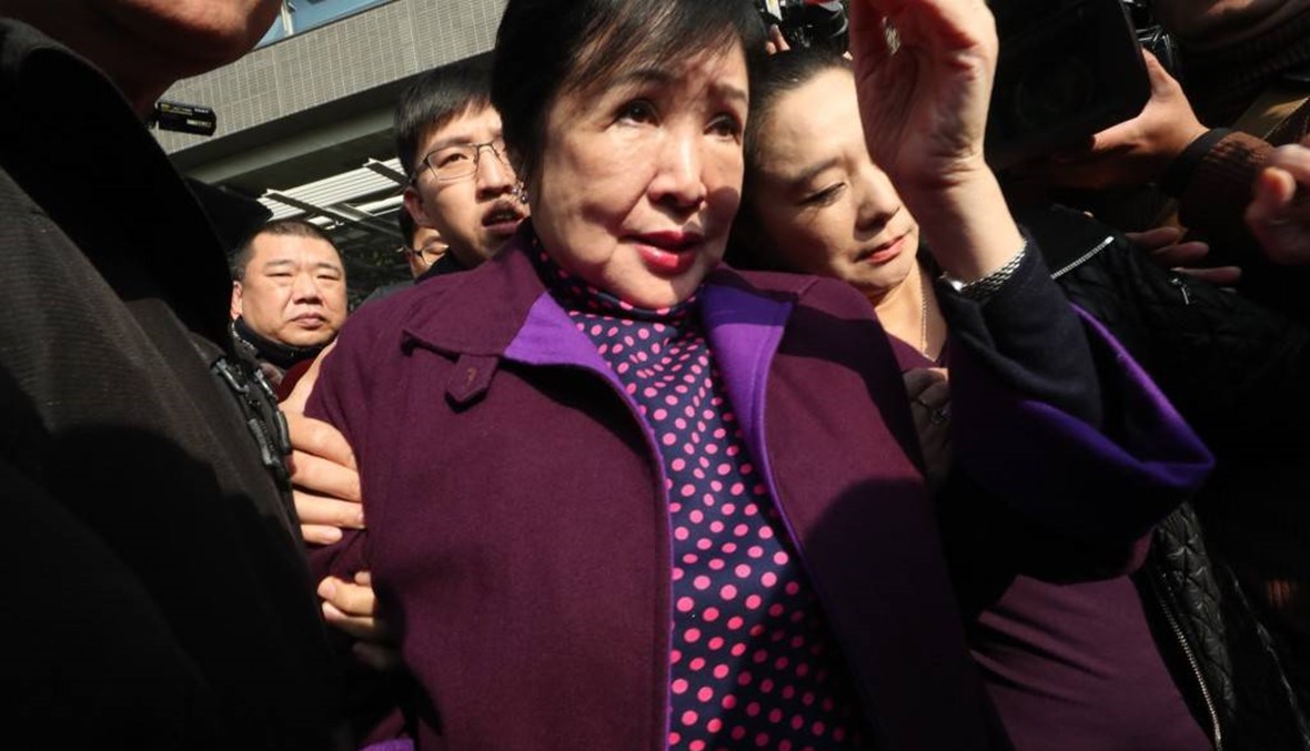 المغنية صفعت الوزيرة دفاعاً عن زعيم قومي... تايوان و"الرعب الأبيض"