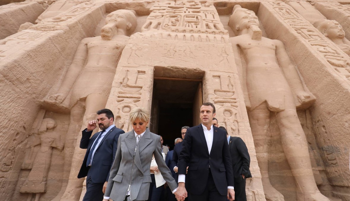 ماكرون بدأ زيارة لمصر من معبد أبو سمبل: تعزيز "الشراكة الاستراتيجيّة" وتوقيع 30 اتّفاقاً