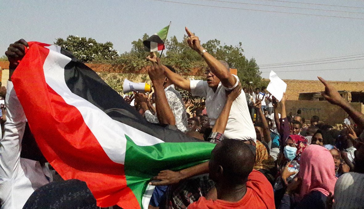 التّظاهرات تجدّدت في السودان: الردّ غاز مسيل للدموع