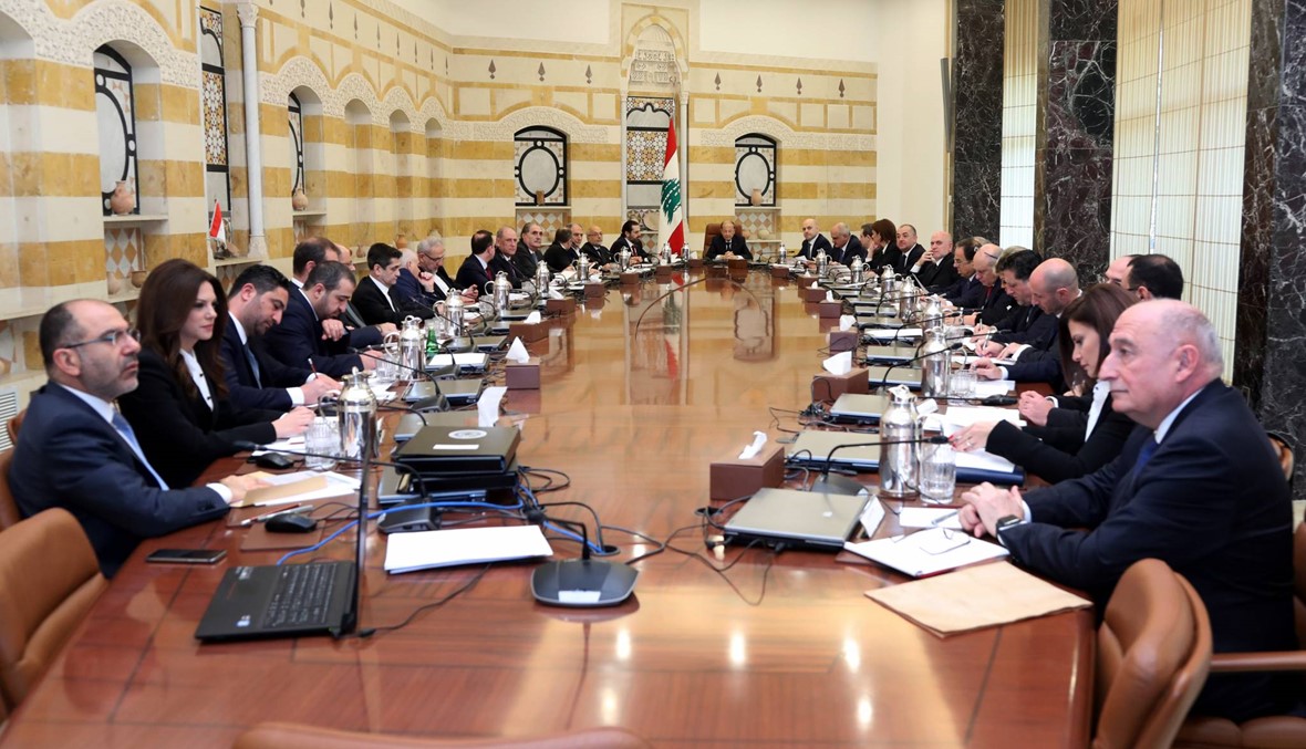 حكومة لبنان الجديدة تواجه ديونا رهيبة
