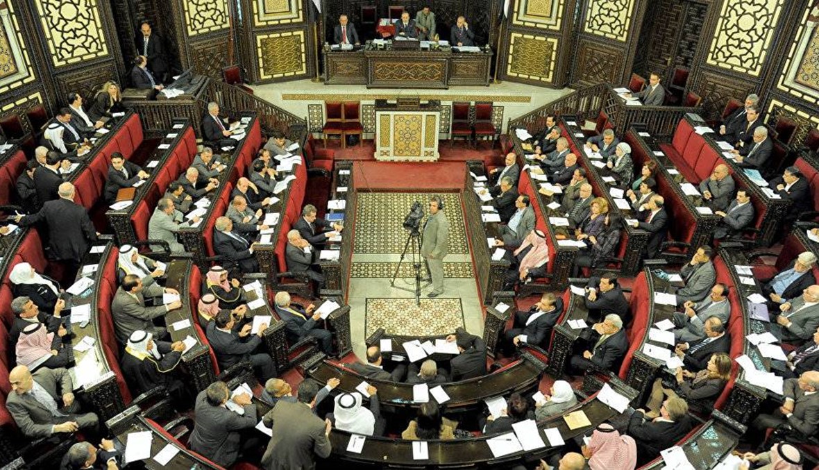 مجلس الشعب السوري يرفع سنّ الزواج... حظر إتمام العقود من دون موافقة المرأة